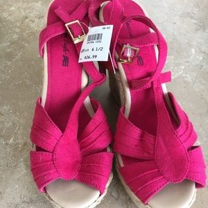 American Eagle sandals
